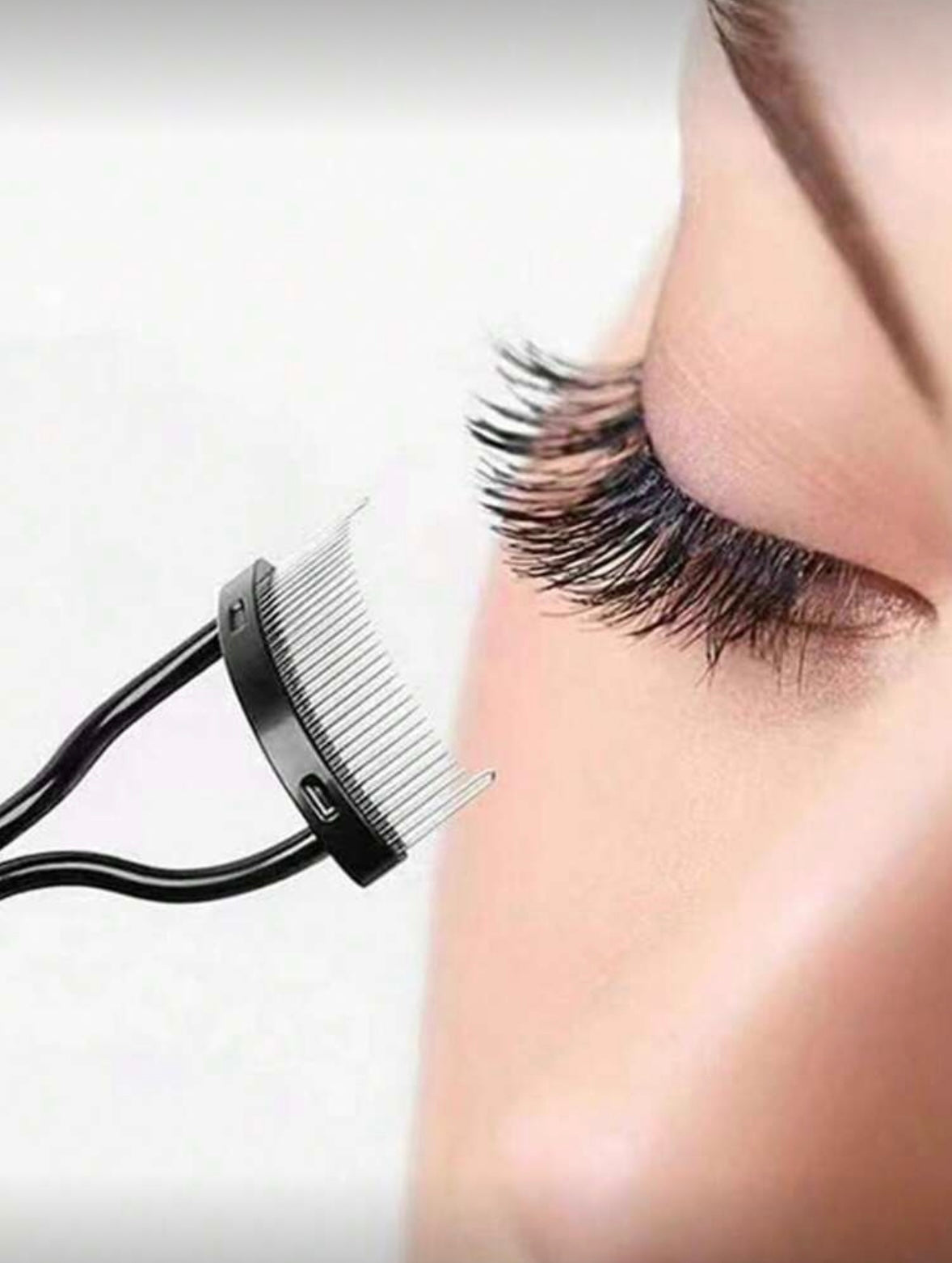 Eyelash Brush